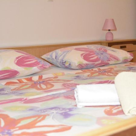 Apartment Lana Senj  Buitenkant foto