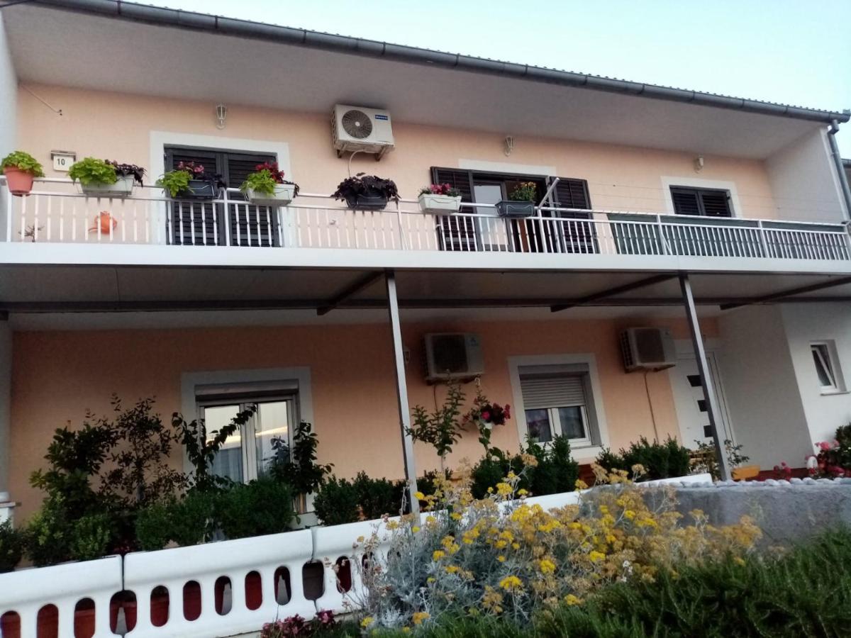 Apartment Lana Senj  Buitenkant foto