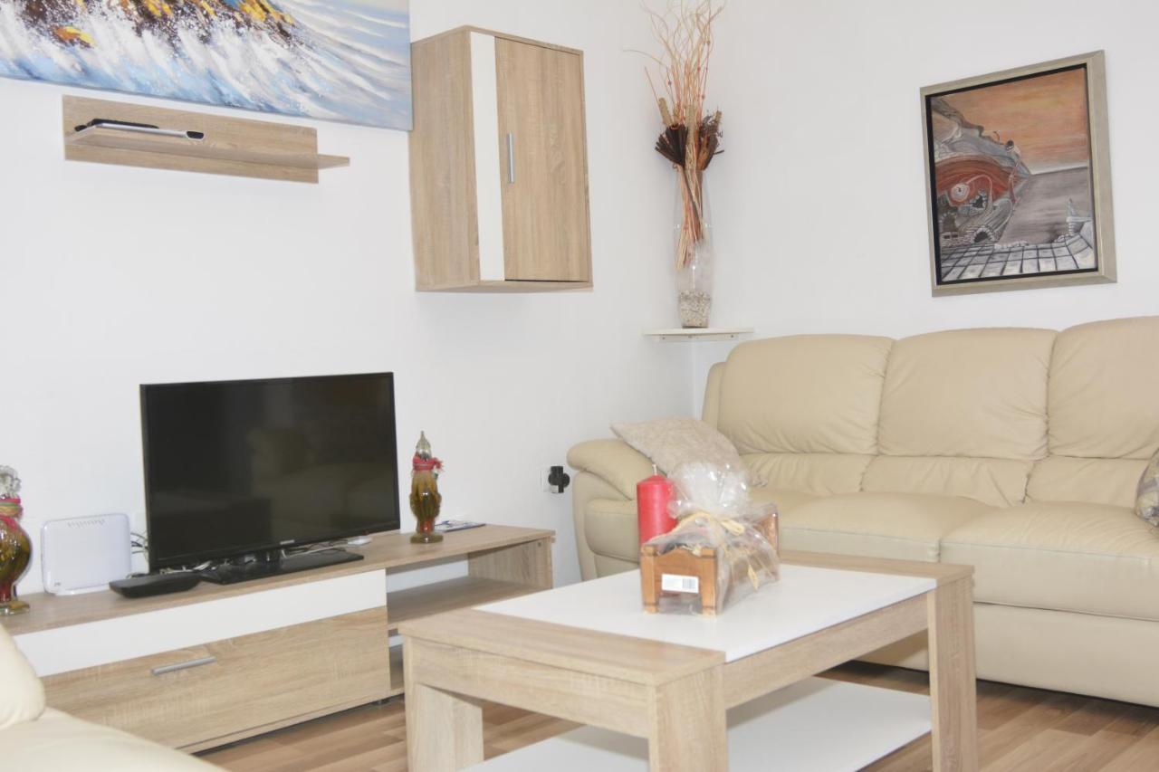 Apartment Lana Senj  Buitenkant foto