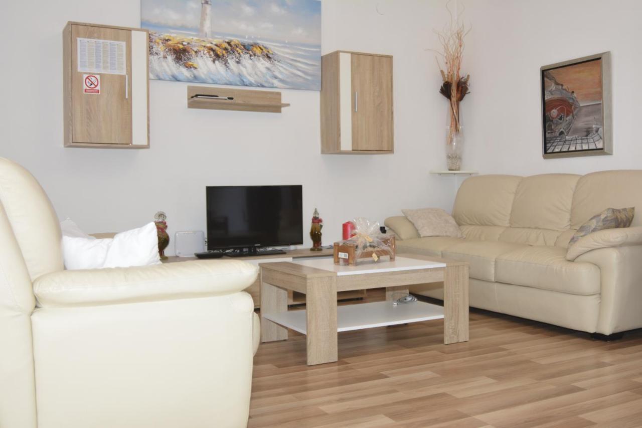Apartment Lana Senj  Buitenkant foto
